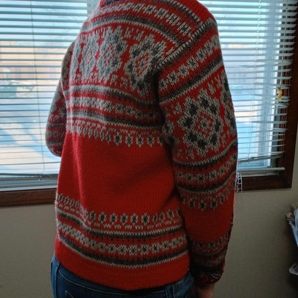 Vintage 80s classic red and gray 100% wool‎ cardigan sweater, size small - Picture 3 of 6